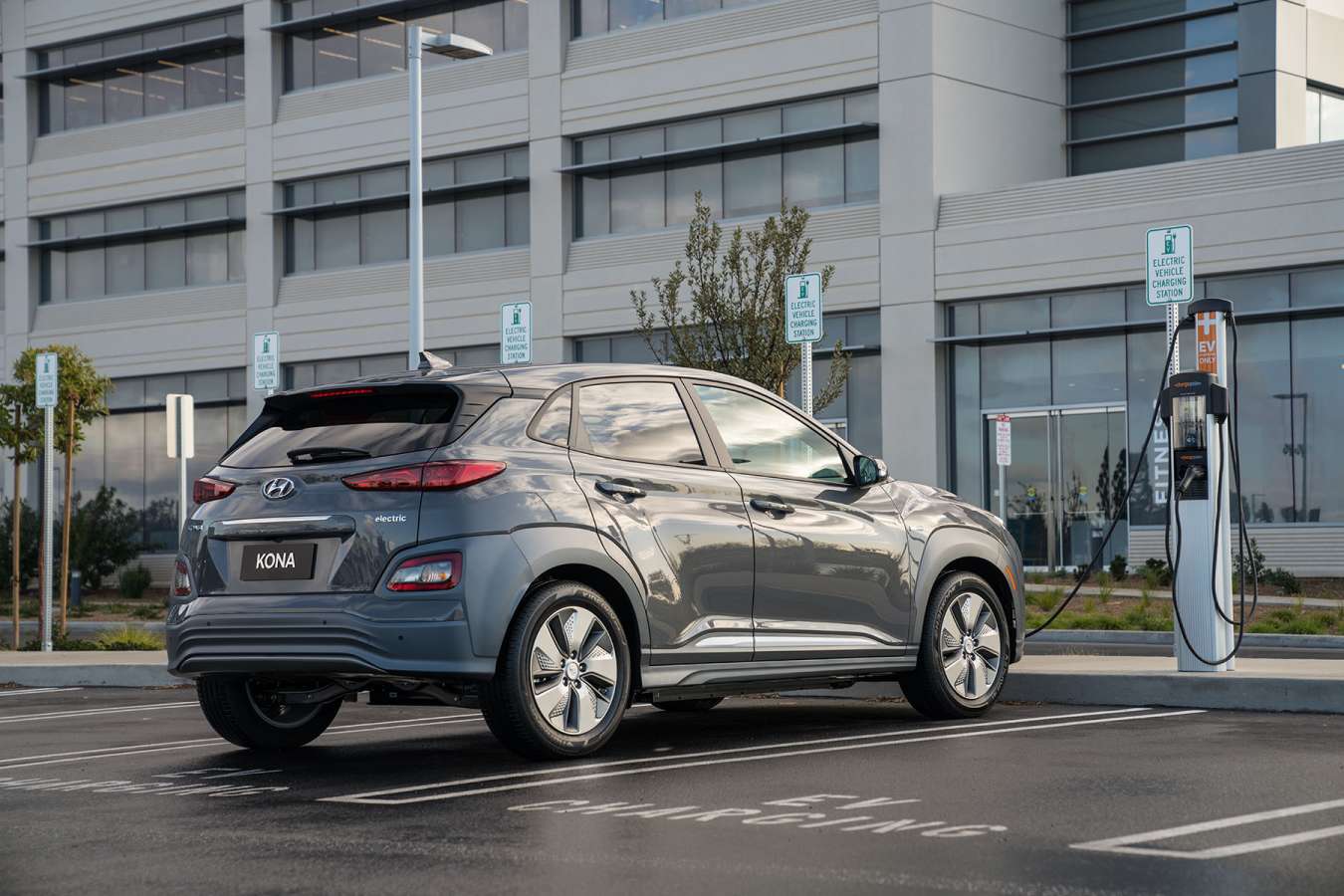 Le nouveau Hyundai Kona électrique disponible à la location chez Lerat Location !