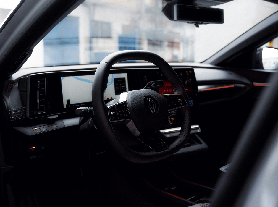 renault megane e tech interieur