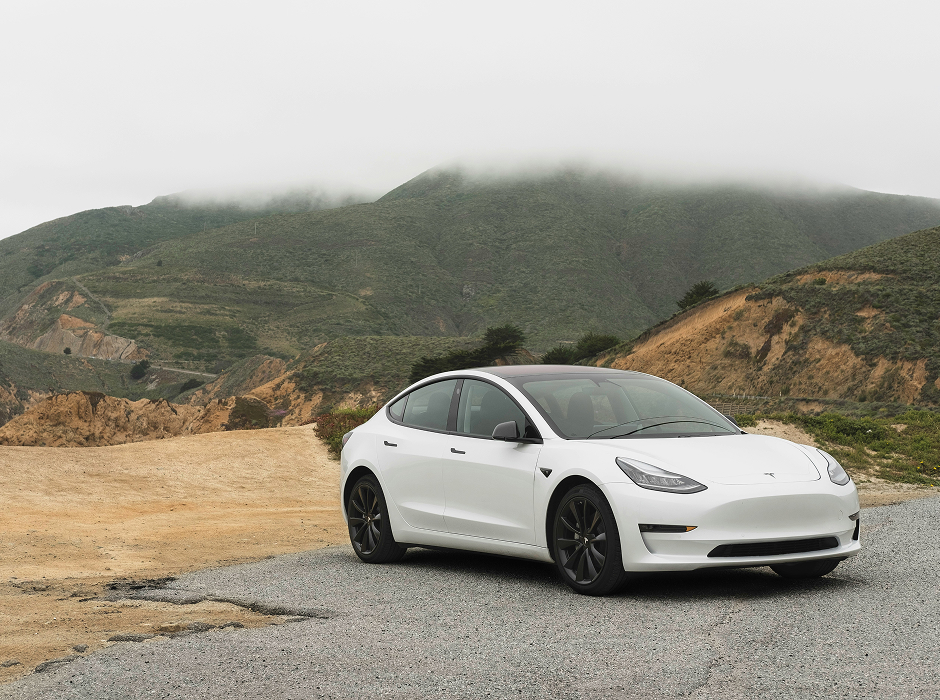 tesla model 3 blanche