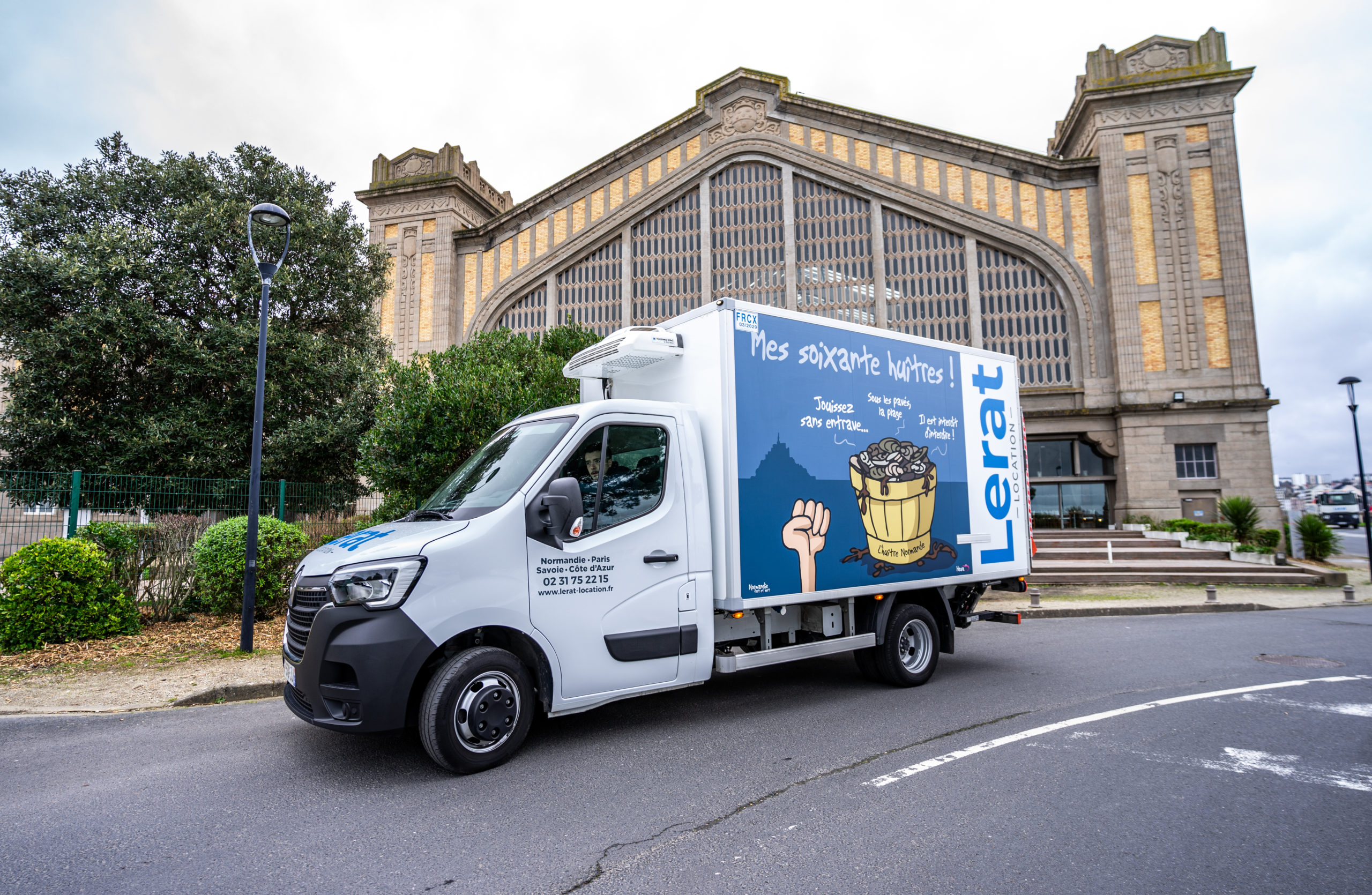 fourgon frigorifique avec hayon pour transporter vos denrées périssables au frais