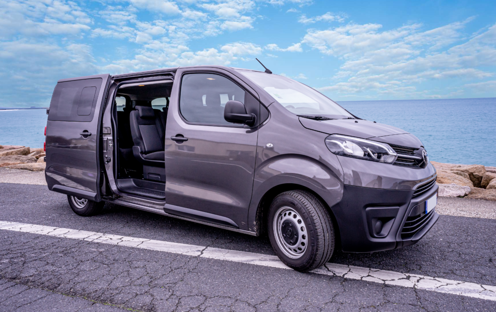 Quelle est la reglementation du transport en minibus 9 places Lerat location